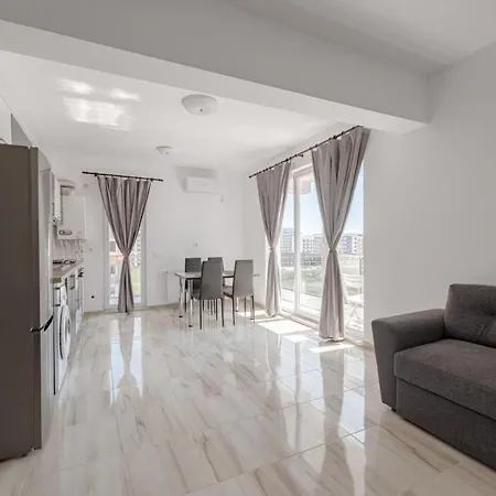 Apartament Apartament Mamaiablb *